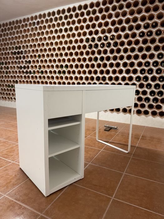 Secretaria “MICKE” IKEA