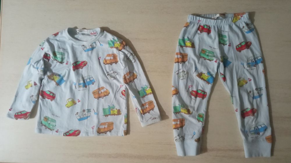 продаю детскую одежду