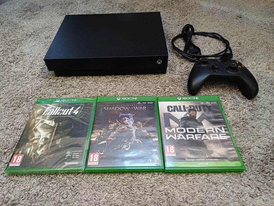 xbox one X 1TB +3gry