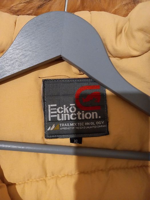 Куртка коротка тепла