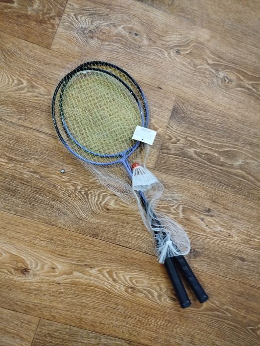 Продам бадминтон новый