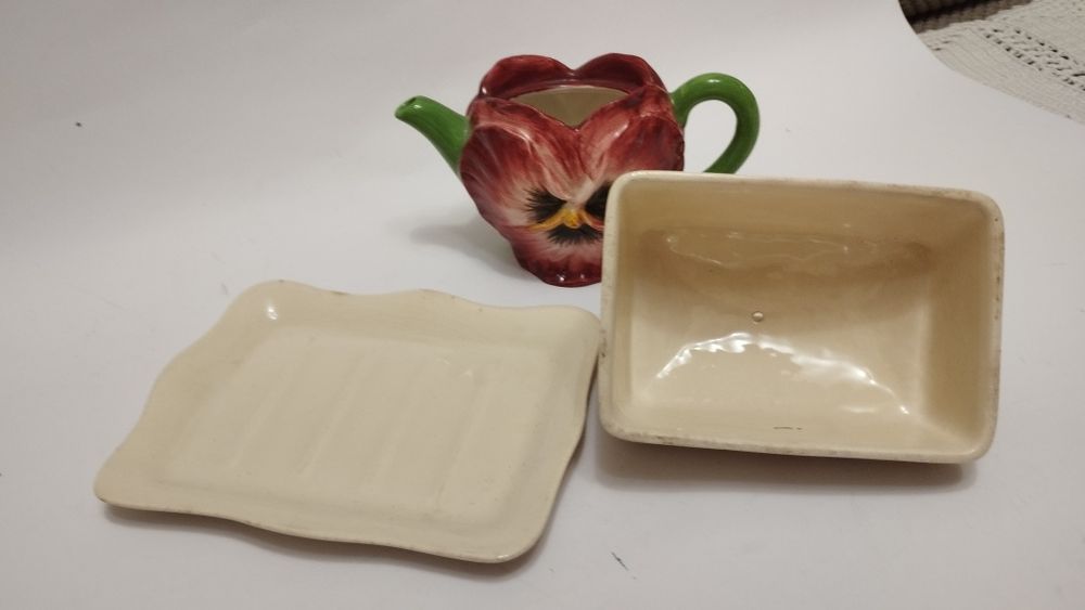 Старовинна порцеляна.Англія.Клош.Блюдо для масла.