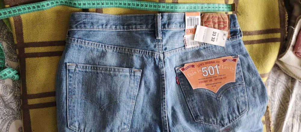 Levis брюки W33  L32 нові