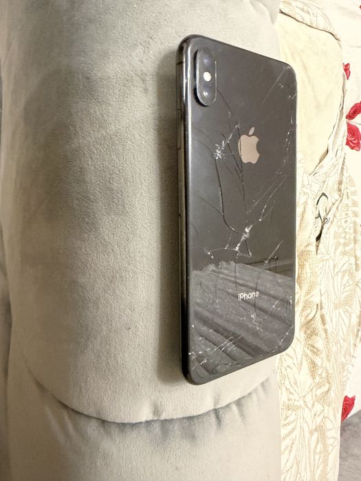 iPhone XS Max 64GB (Space Gray)