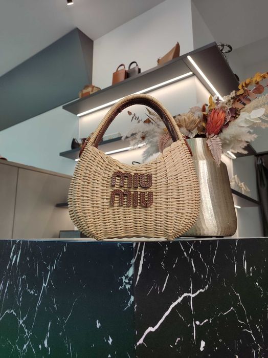 Сумка Miu Miu Wander Wicker Tote Bag Beige