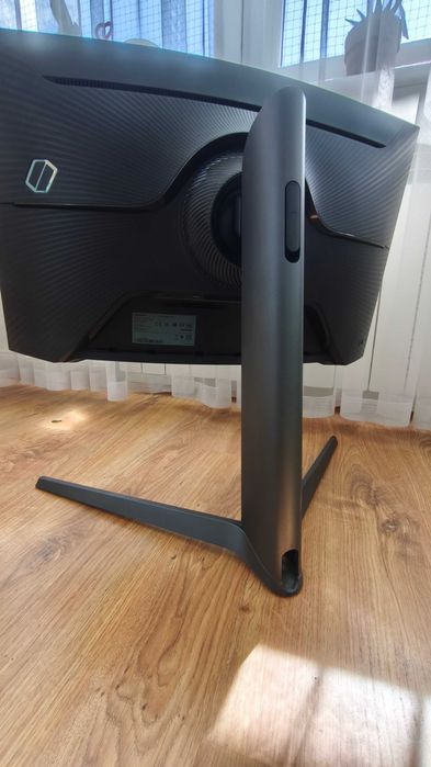 Monitor SAMSUNG Odyssey G7 - 27"
