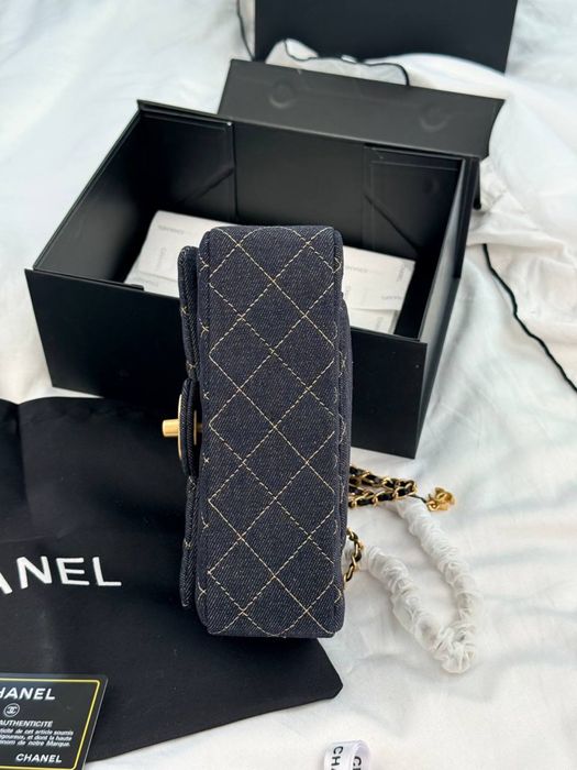 Сумка Chanel.