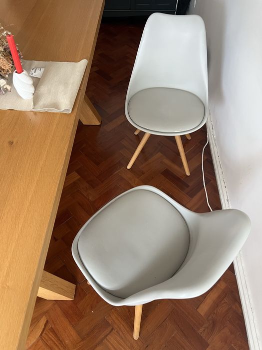 Conjunto mesas e cadeiras