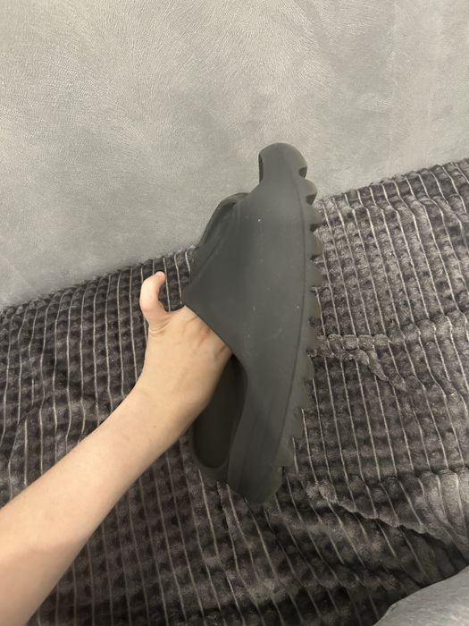 yezzy slide 42 onyx