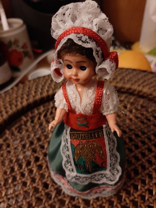 Boneca Vintage Souvenir Bruxelas. Nova.
