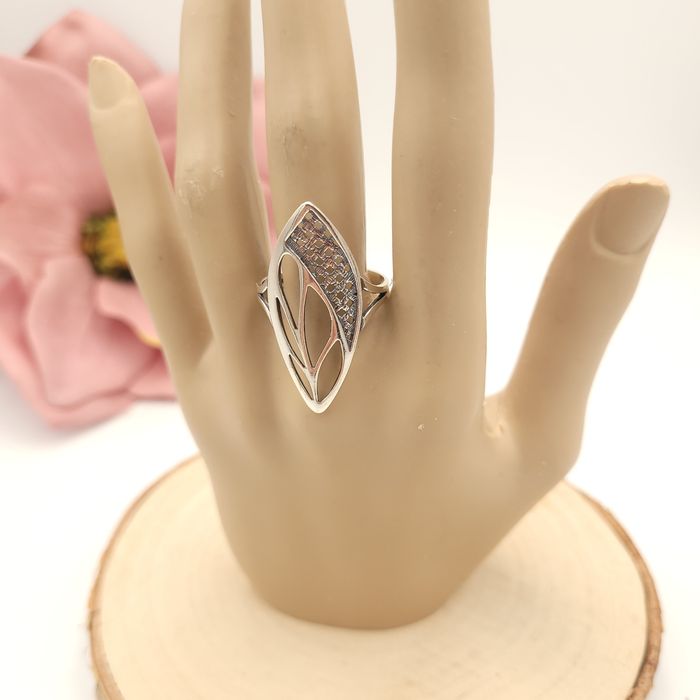 Srebrny pierścionek pr 925