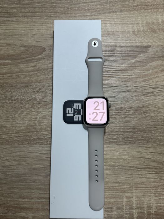 Apple Watch SE 2 44мм  акб 99%