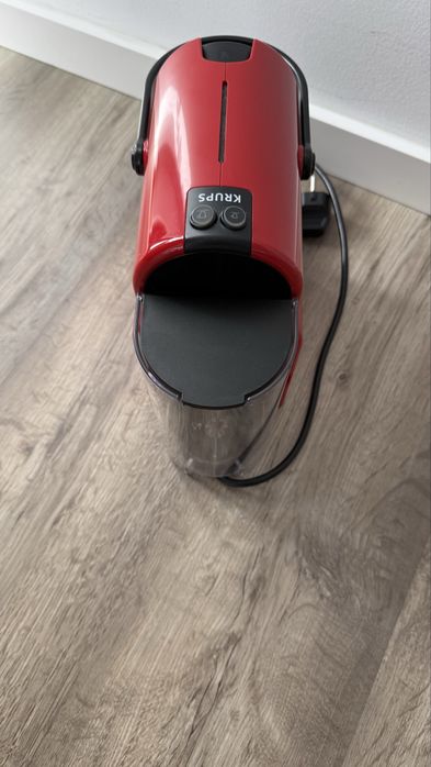 Máquina café Nespresso Inissia - Vermelha