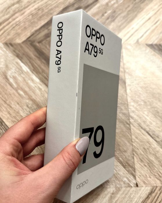 Oppo A79 5G 4 GB / 128 GB 5G czarny Mystery Black paragon