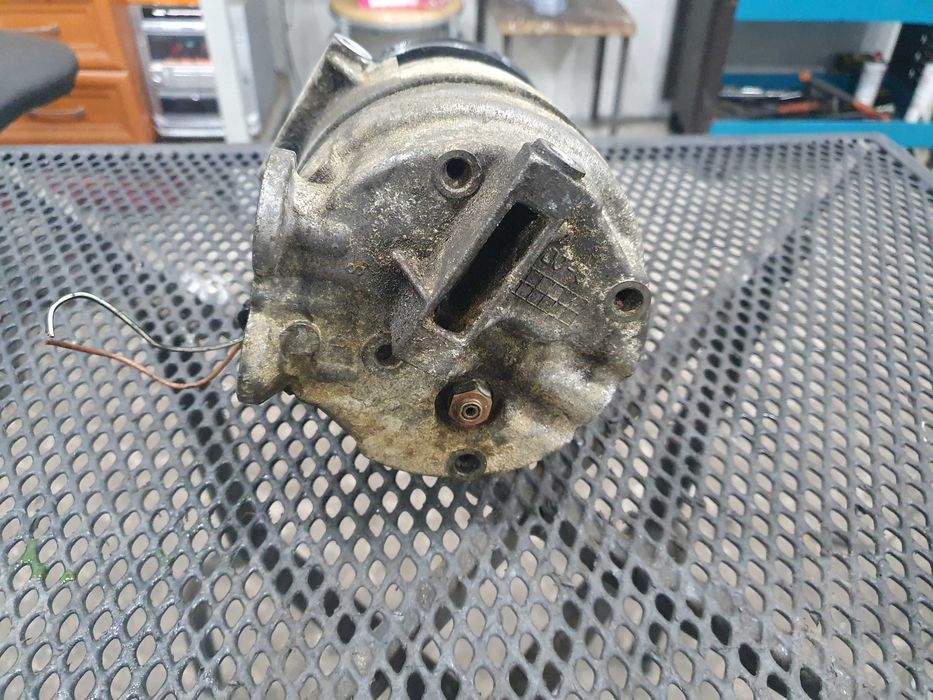 Kompresor sprezarka klimatyzacji Opel Vectra b 2.0 benzyna sprawna