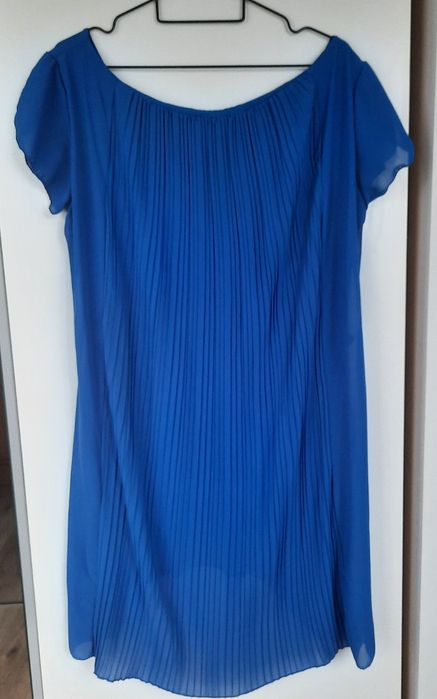 Sukienka szafirowa z plisowaniem 42