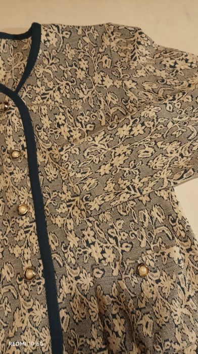 Blazer de senhora em azul e branco,sem marca, blazer usado, mas ainda em bom estado.