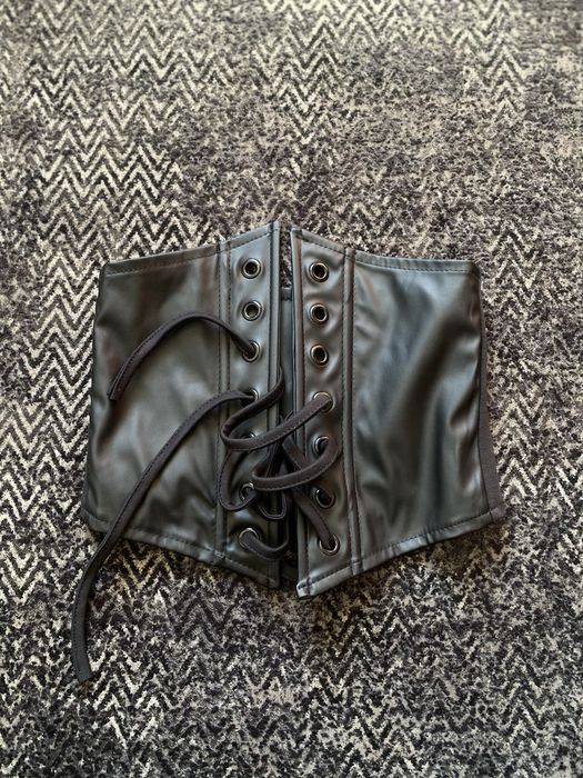 Корсет на шнуровке