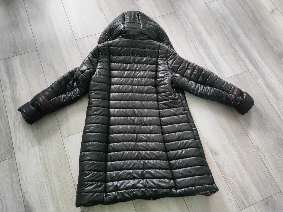 Kurtka damska długa z kapturem firmy MARCEL