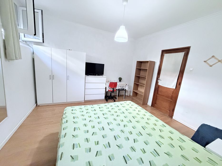 Quarto mobilado na Damaia – Despesas incluídas
