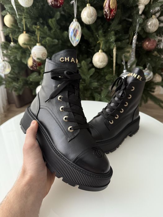 Черевики Chanel в наявності 39