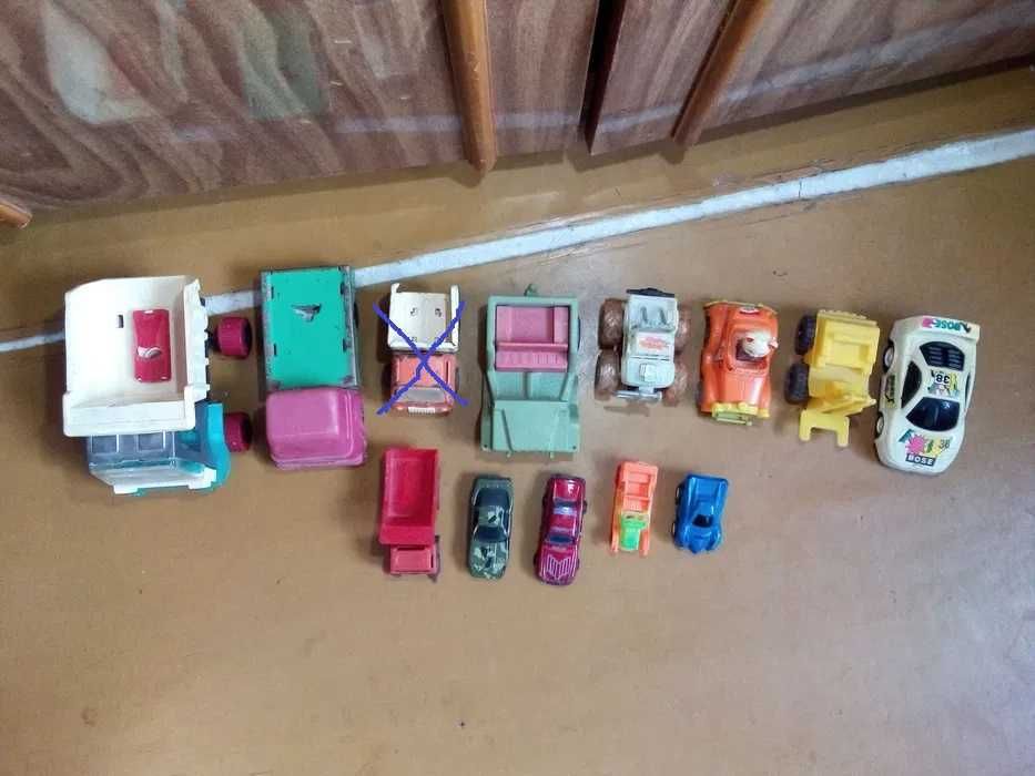 машинки СССР и импортные (12 штук) можно по отдельности