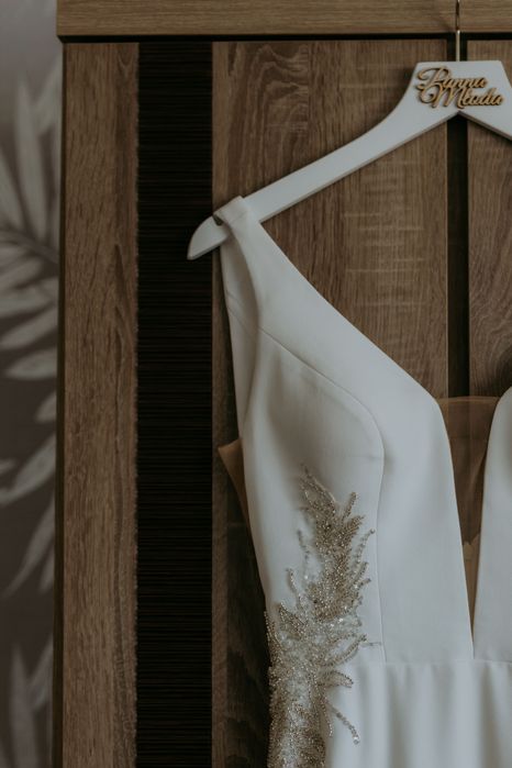 Elegancka suknia ślubna