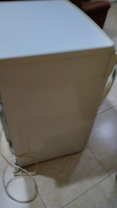 Máquina de secar roupa ler anúncio até ao final