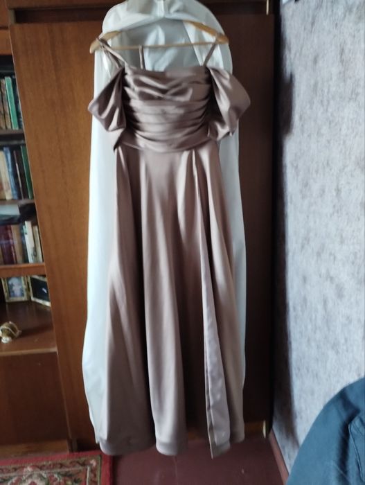 Випускна сукня 46 розмір