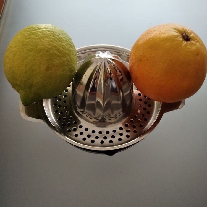 Espremedor Inox \ cortador  pizzas