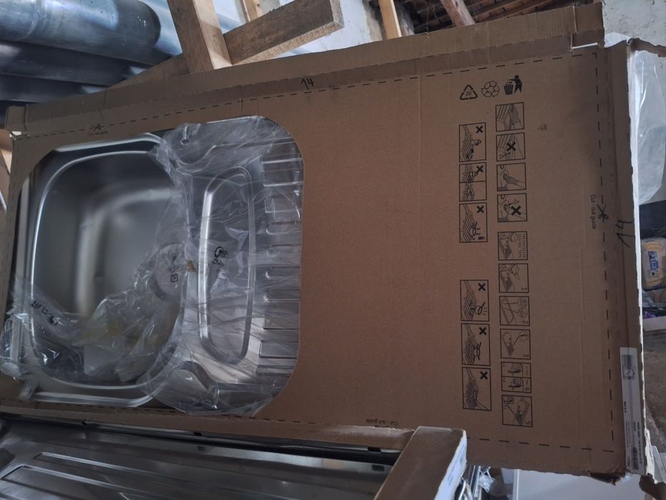 мийка для кухні  з нержавійки Pyramis