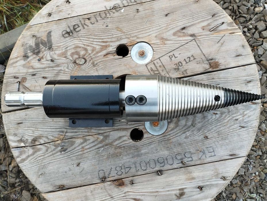 Łuparka świdrowa do ciągnika WOM 100mm / stożek do drewna 100mm