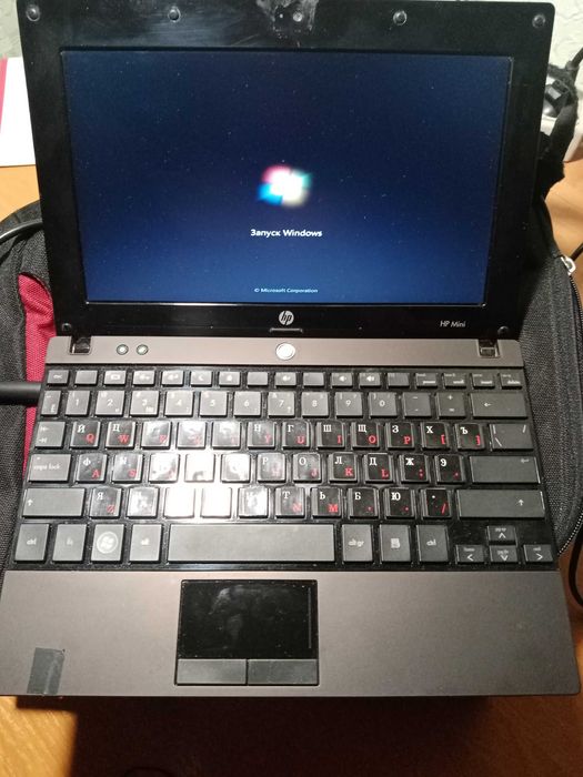 Ноутбук НР мини  + сумка.