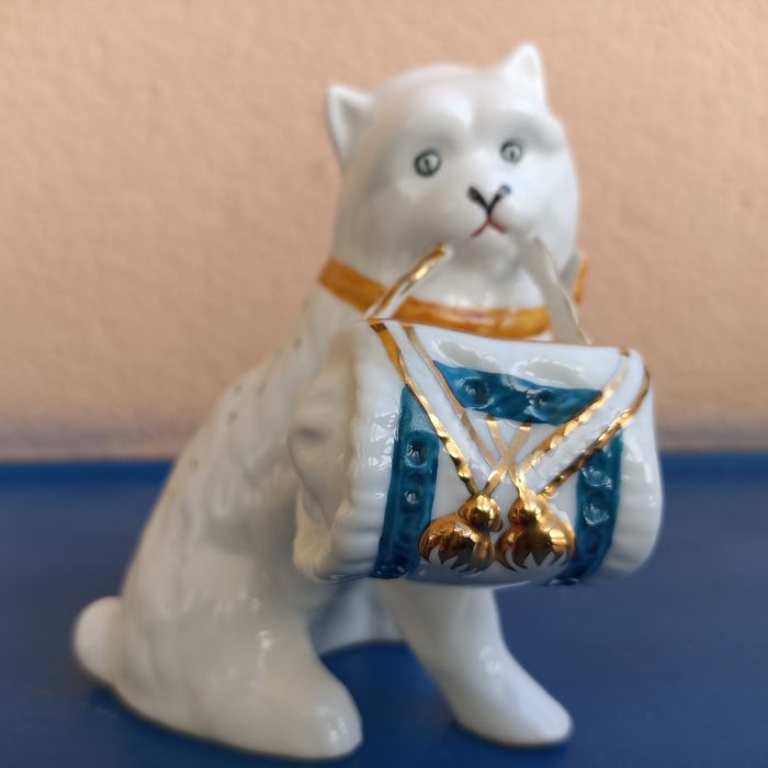 Paliteiro gato em porcelana S.P. Coimbra