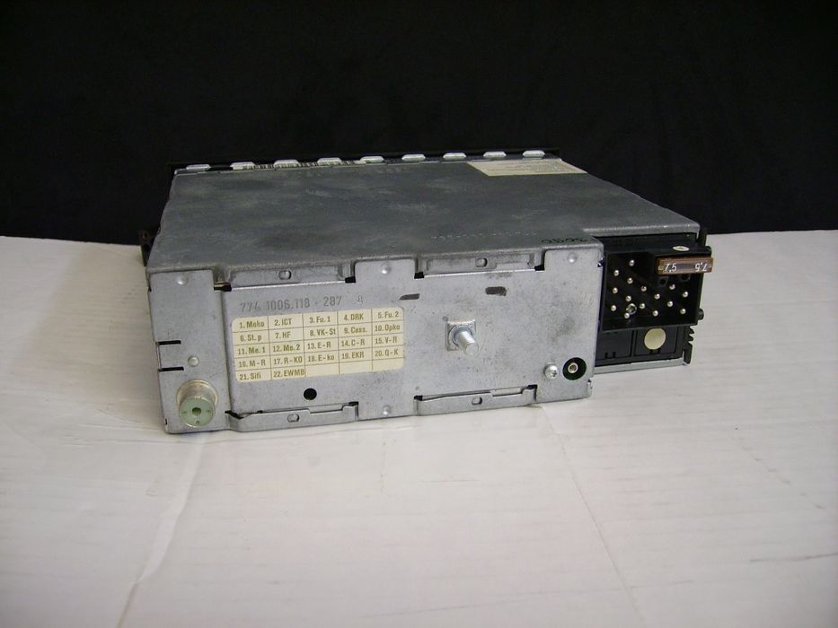 radio BMW BAVARIA C BUSINESS Z1 Z2 E24 E23 E31 E30 E26 Becker 0774