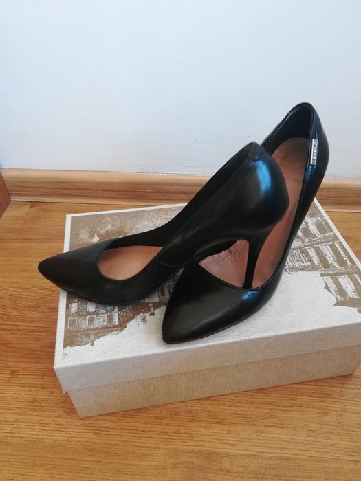 Czarne szpilki venezia 36