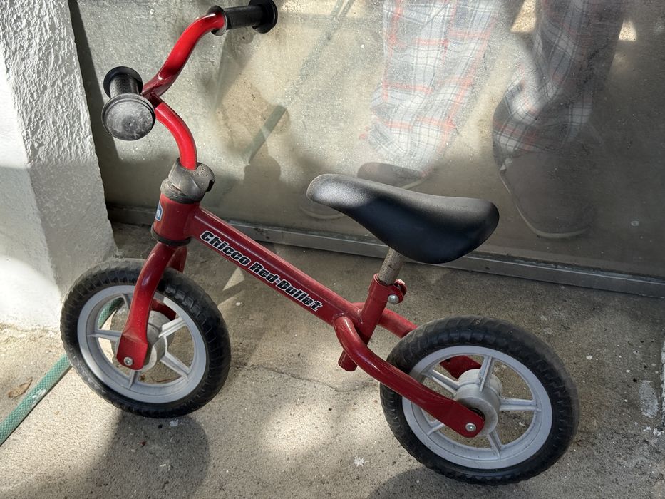 Primeira bicicleta Chicco Red Bullet
