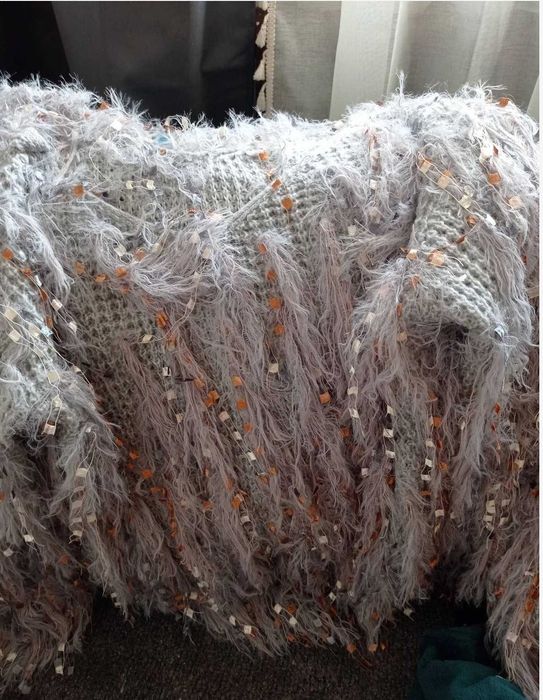 Sweter włochacz oversize fredzelki szary zloto S M L