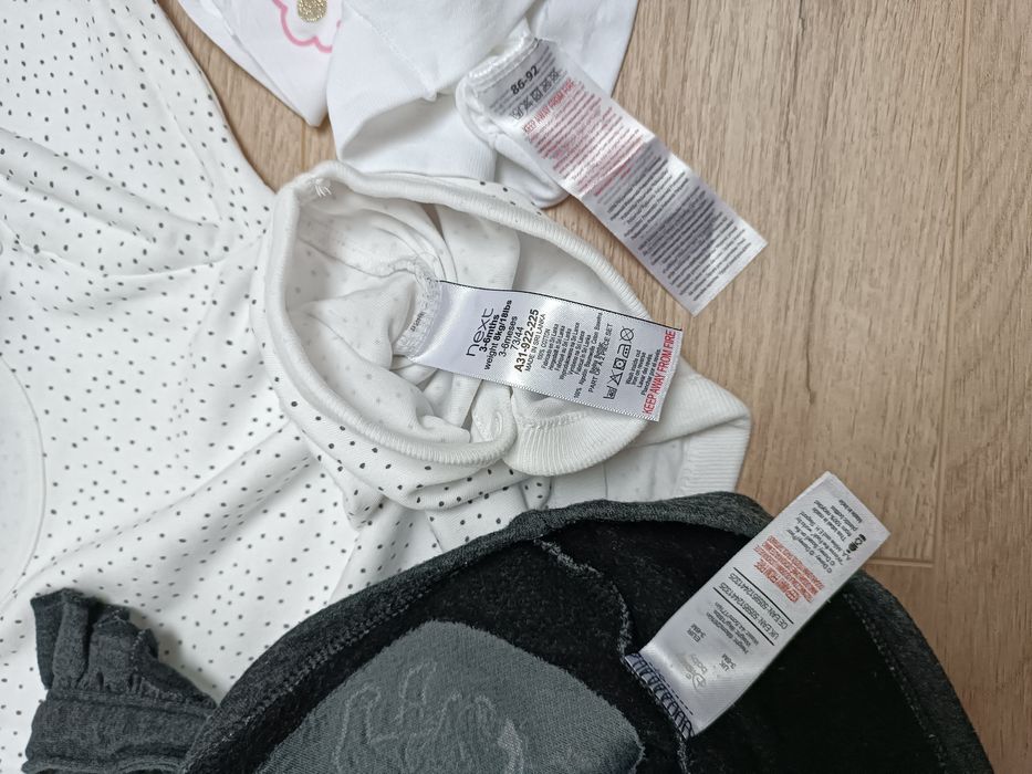 Cena za całość Sukienka Disney+body NEXT+nowe rajstopy