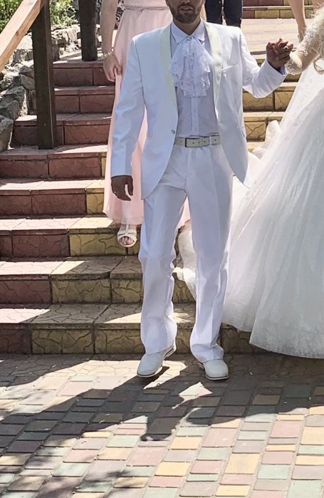 Мужской торжественный костюм 52 размера