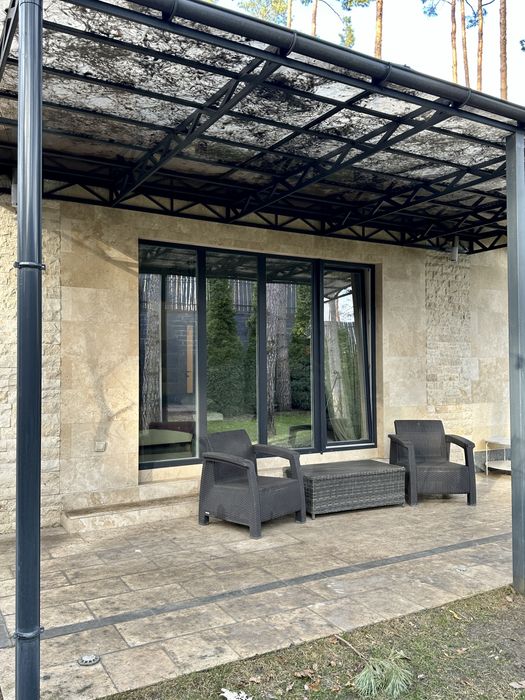 Крутий одноповерховий будинок з ремонтом, меблями та технікою. Ліс.