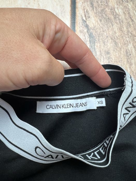 Calvin Klein bluzka krótka ze stójką