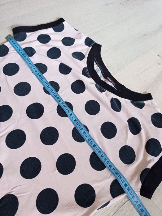 Damska bluzka w grochy