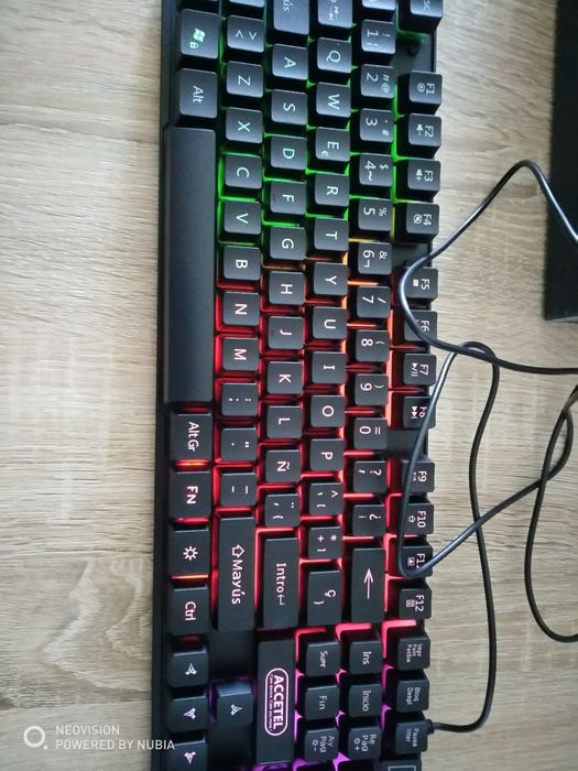 Teclado RGB iluminado Novo