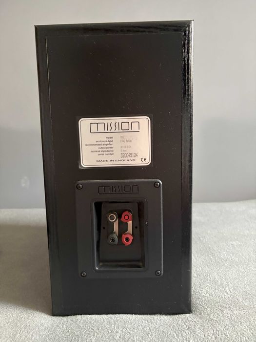 Podstawkowe kolumny głośnikowe mission 732i