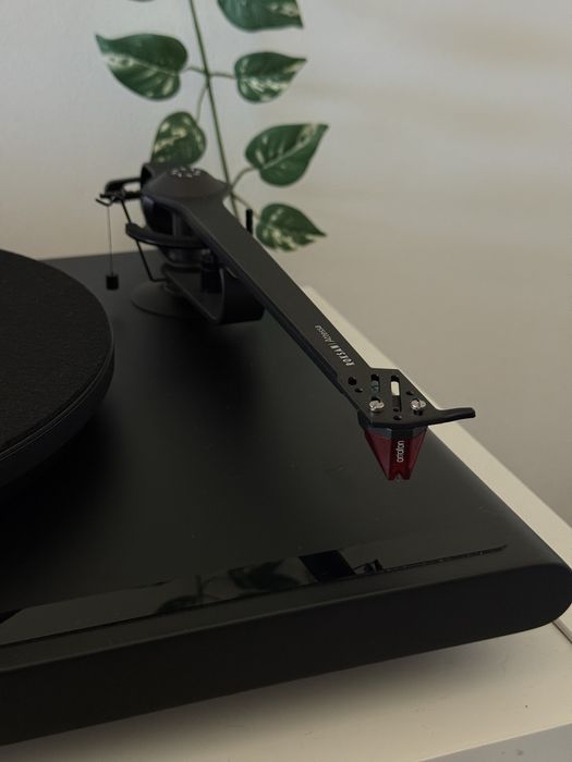 Gira Discos Roksan Attessa  + Ortofon 2M Red | Como Novo