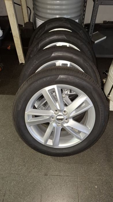 Jantes seat novas e pneus novos.