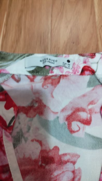 Jak nowa bluzka w kwiaty Reserved r. 34