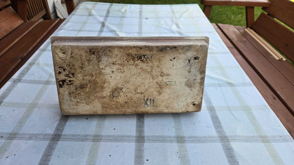 Mydelniczki ceramiczne, wieszak i półka PRL