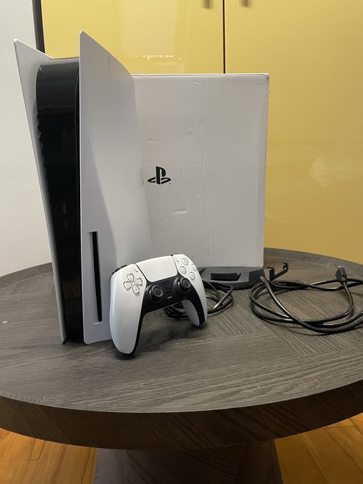 PlayStation 5 PS5 z napędem + pad + pudełko – bardzo dobry stan